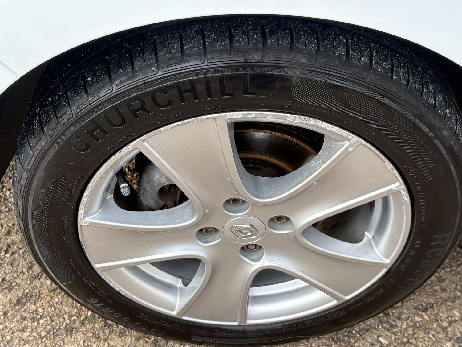 Used Renault Clio 2015 for sale - 76832186: Photo 25