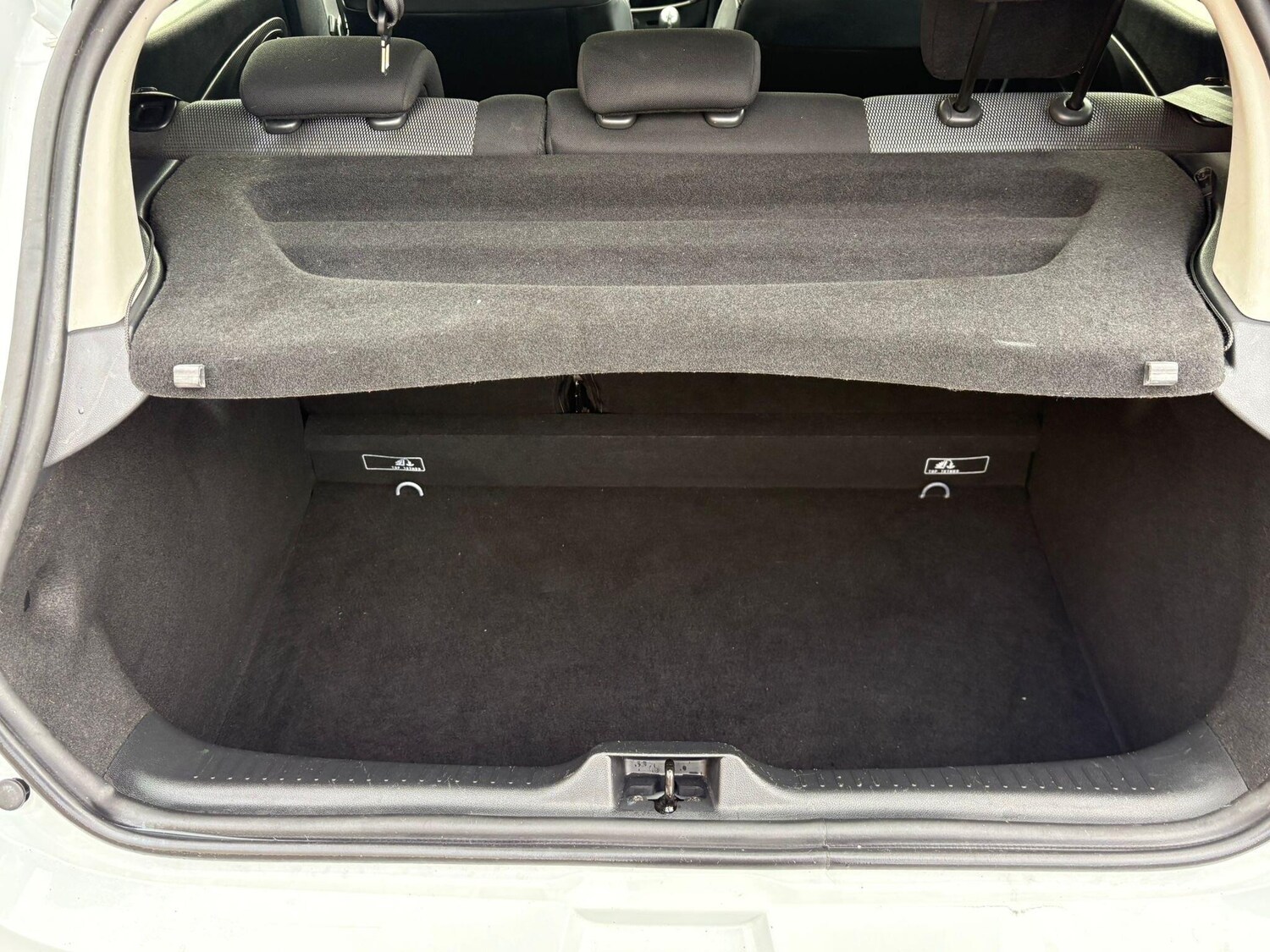 Used Renault Clio 2015 for sale - 76832186: Photo 29