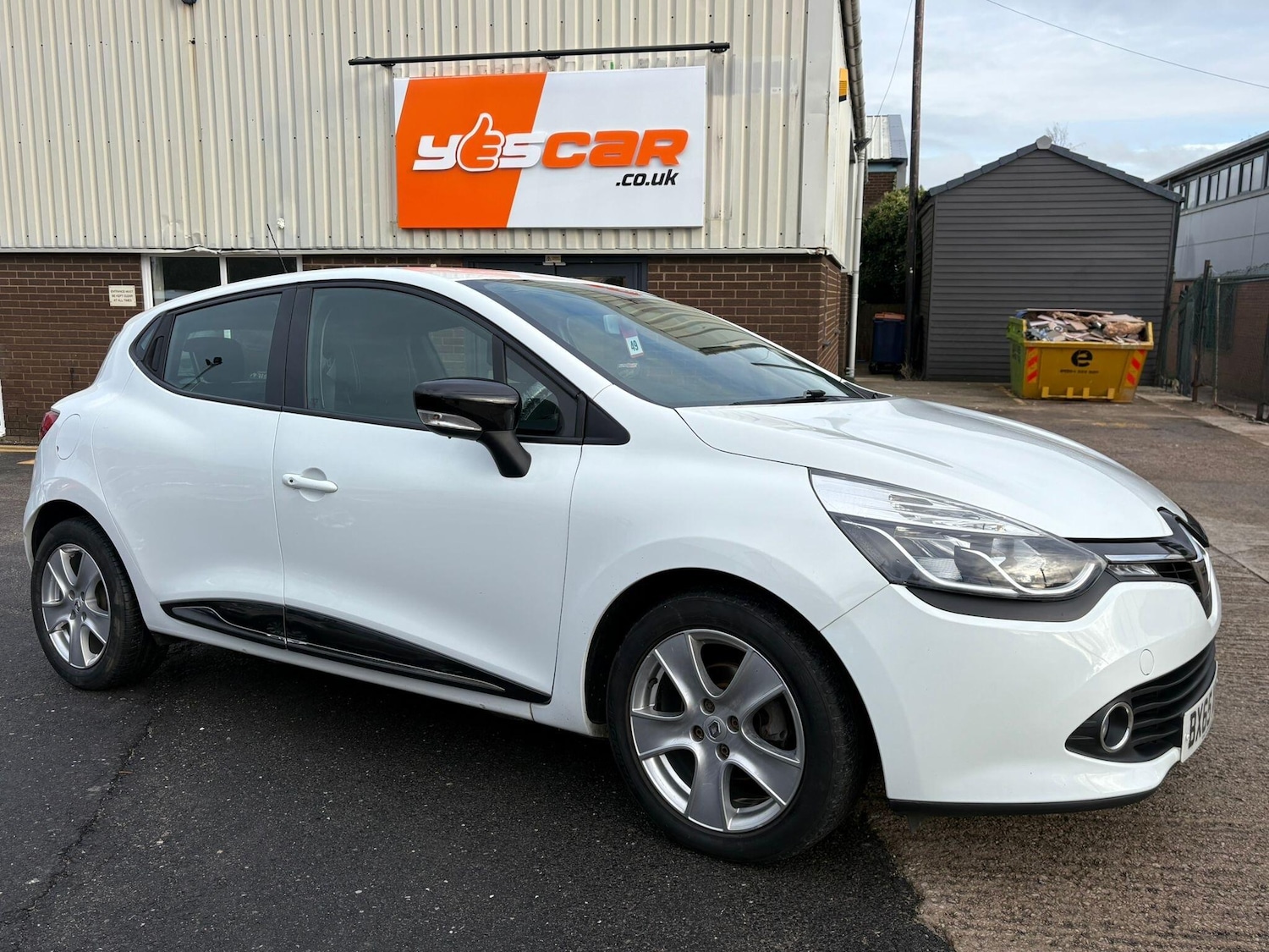 Used Renault Clio 2015 for sale - 76832186: Photo 3