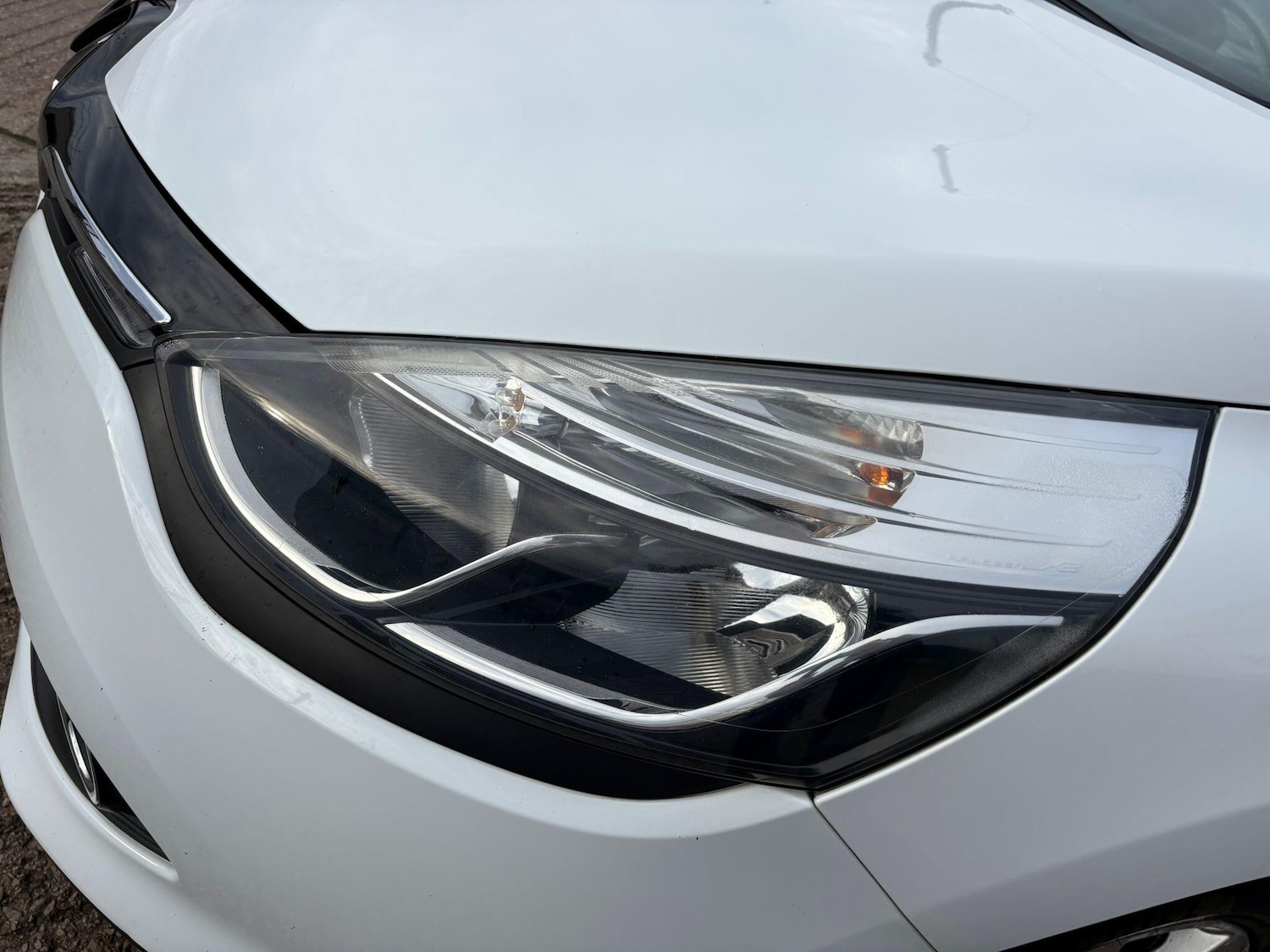 Used Renault Clio 2015 for sale - 76832186: Photo 32