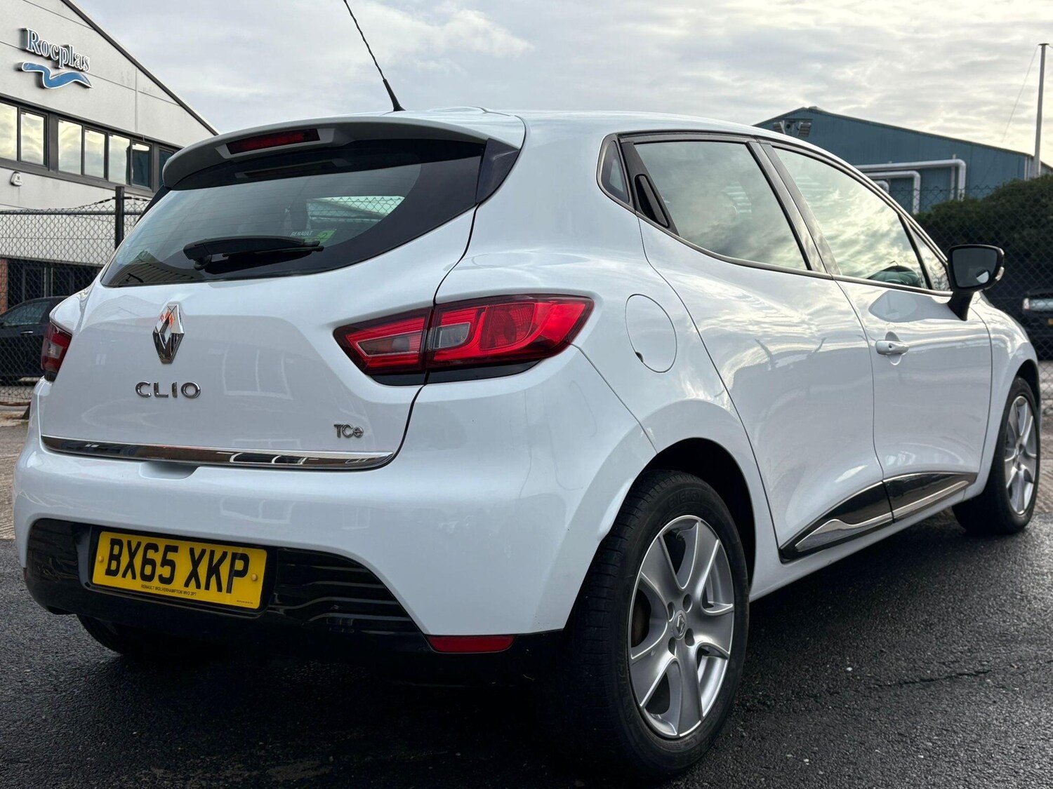 Used Renault Clio 2015 for sale - 76832186: Photo 8