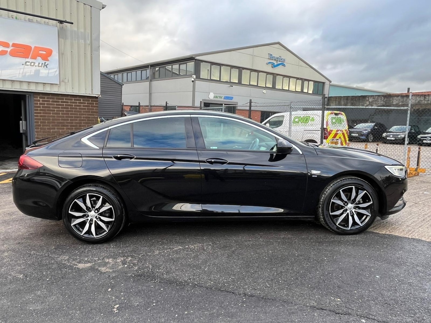 Used Vauxhall Insignia 2017 for sale - 76689996: Photo 11