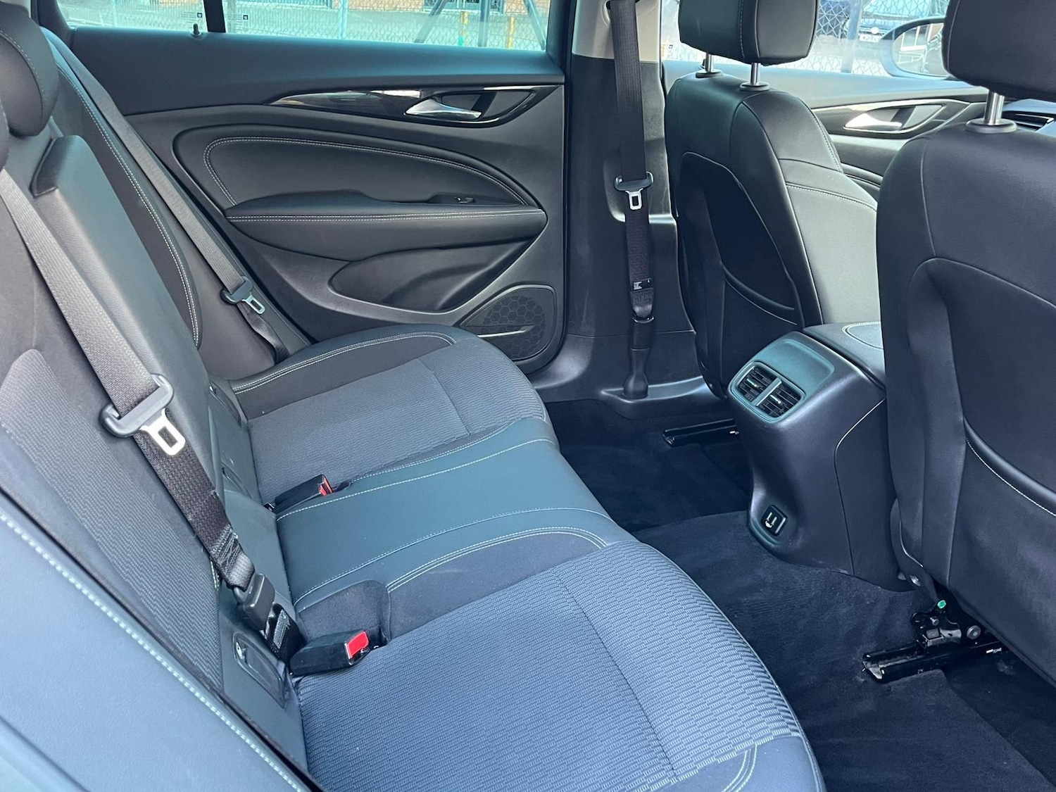 Used Vauxhall Insignia 2017 for sale - 76689996: Photo 14