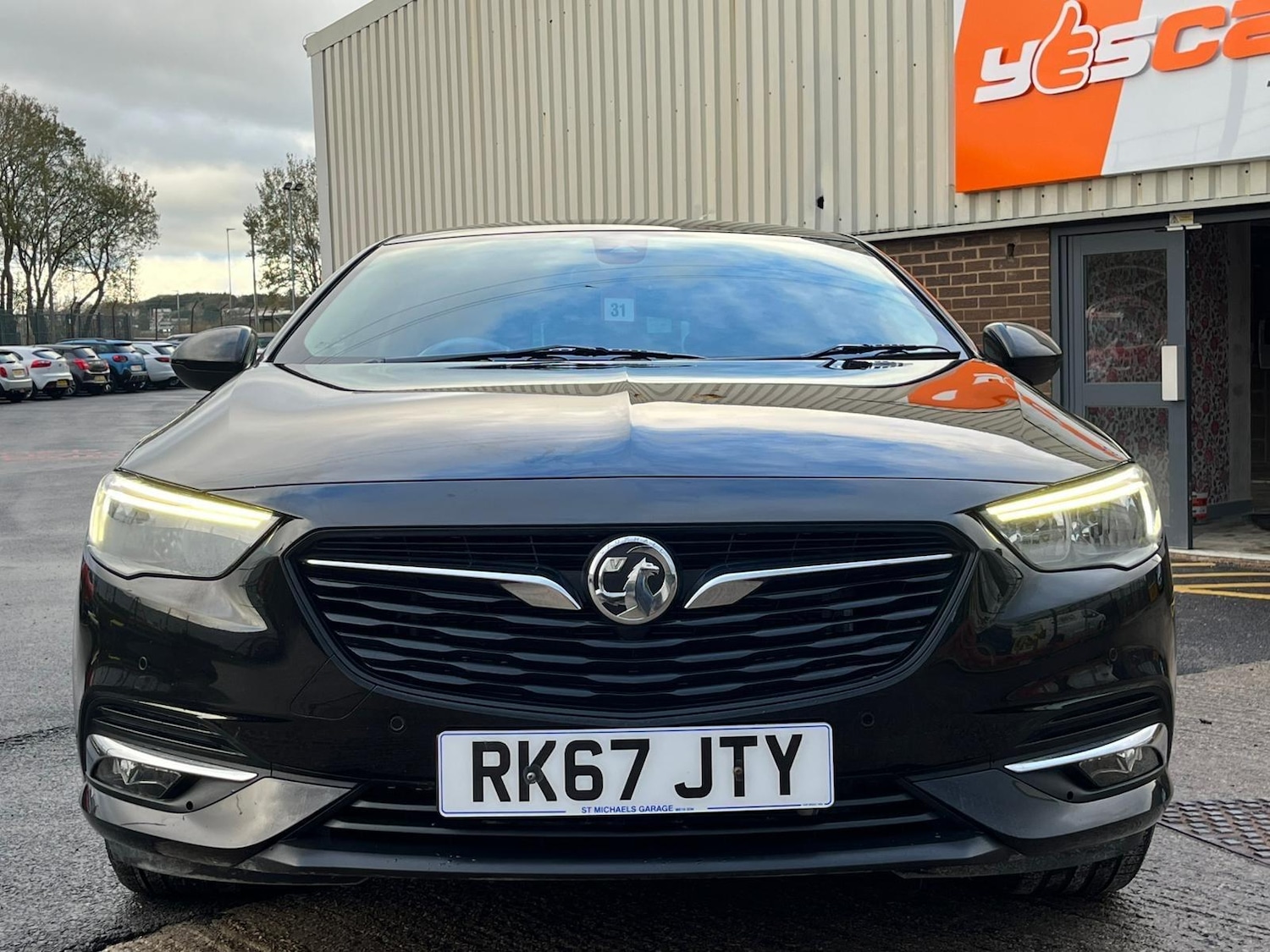 Used Vauxhall Insignia 2017 for sale - 76689996: Photo 2