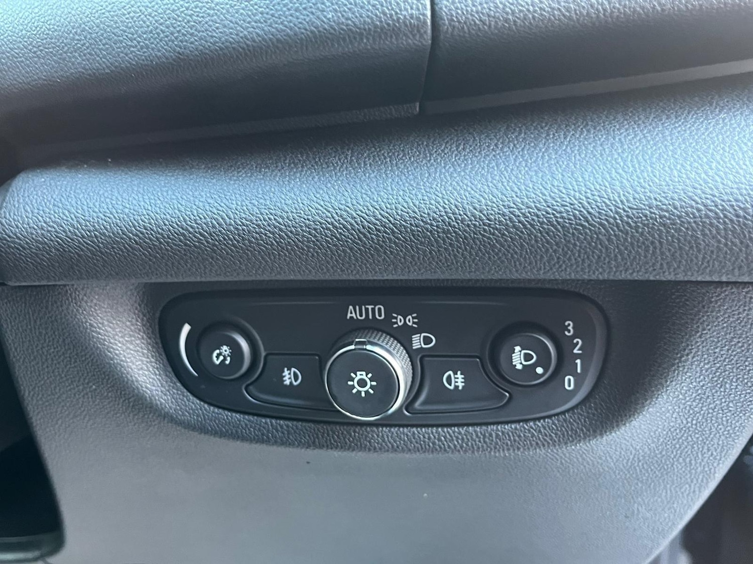 Used Vauxhall Insignia 2017 for sale - 76689996: Photo 21