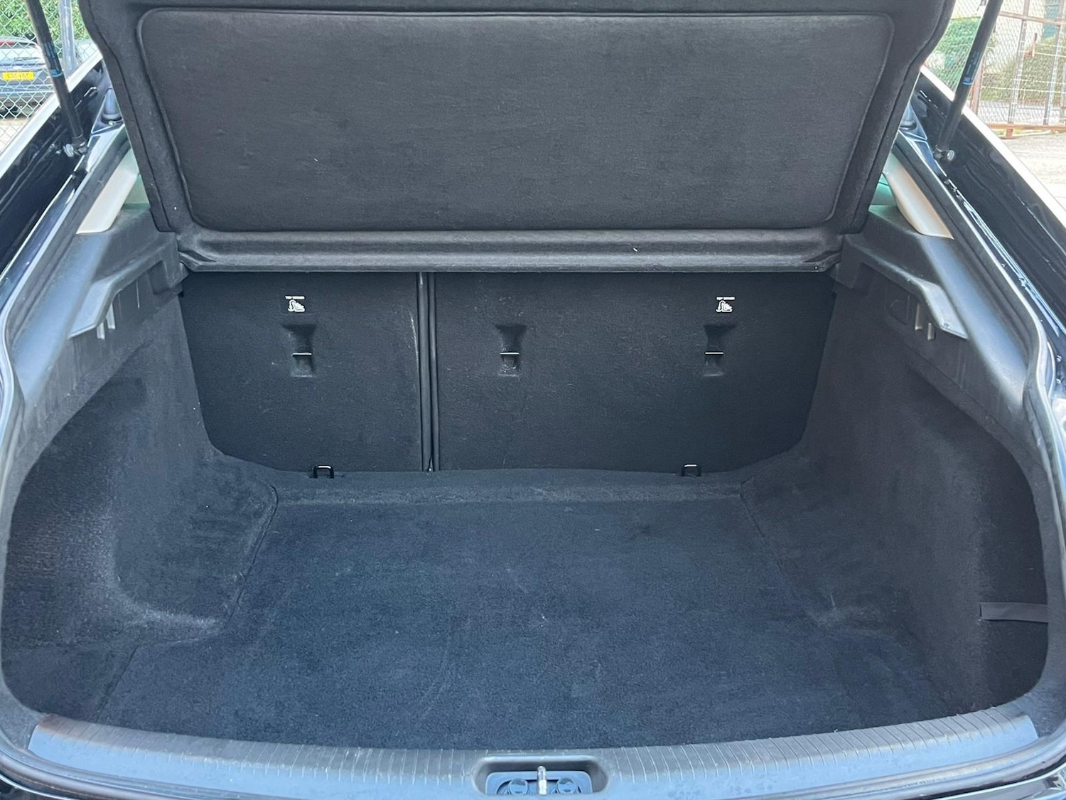 Used Vauxhall Insignia 2017 for sale - 76689996: Photo 36