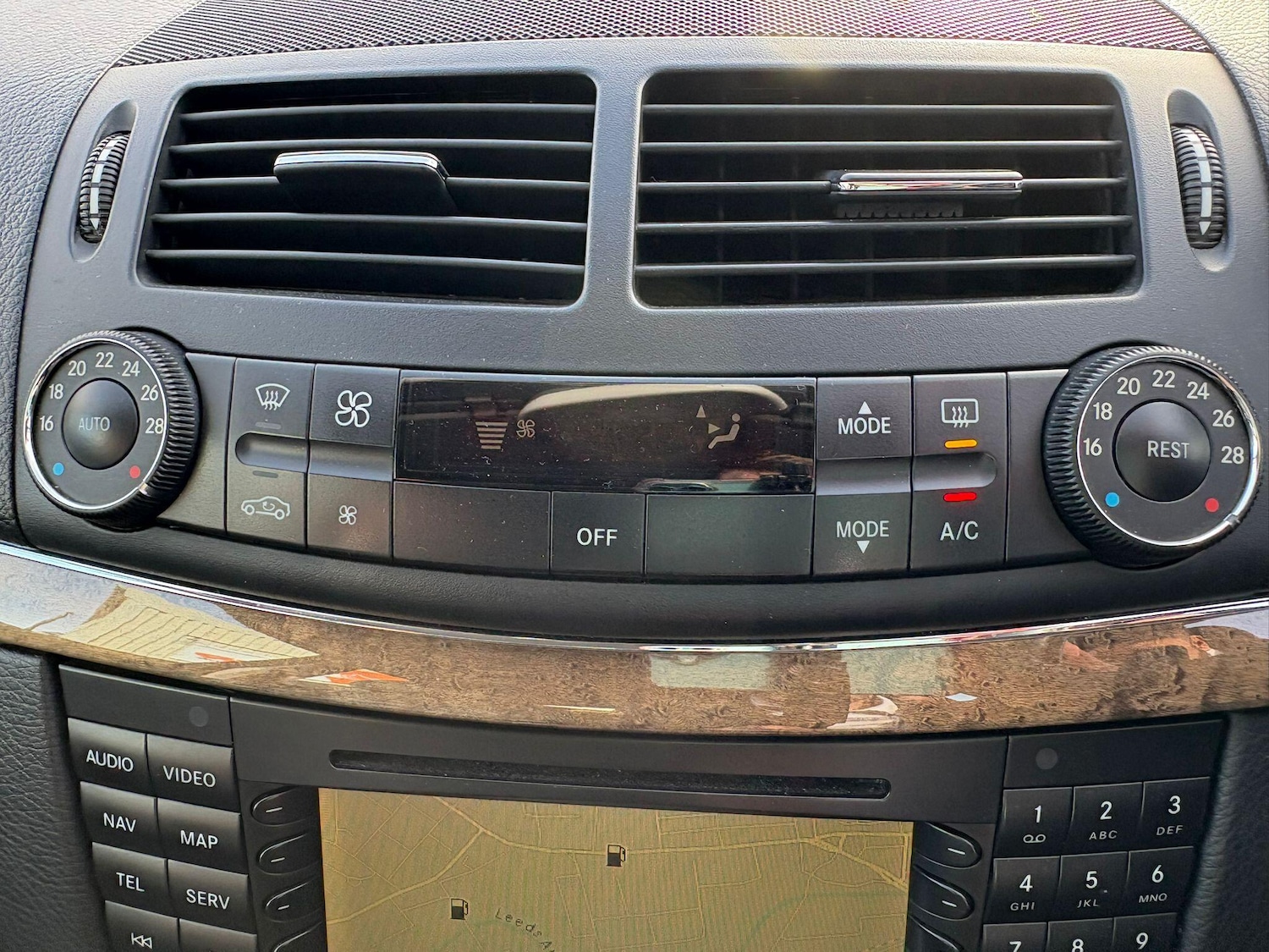 Used Mercedes-Benz E Class 2007 for sale - 77633165: Photo 33