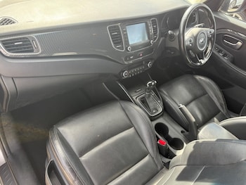 Used Kia Carens 2018 for sale - 79202369: Photo