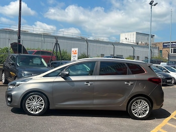Used Kia Carens 2018 for sale - 79202369: Photo
