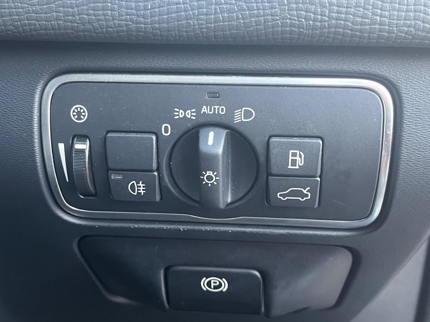 Used Volvo XC60 for sale - 77958477: Photo 28