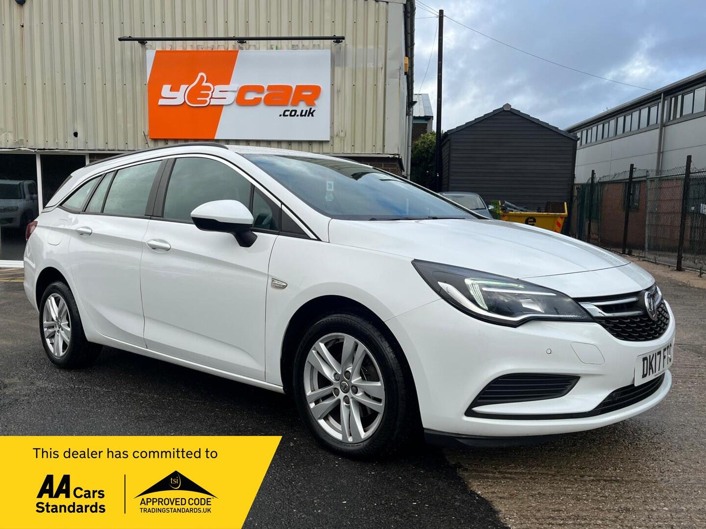 Used Vauxhall Astra 2017 for sale - 76671519: Photo 1