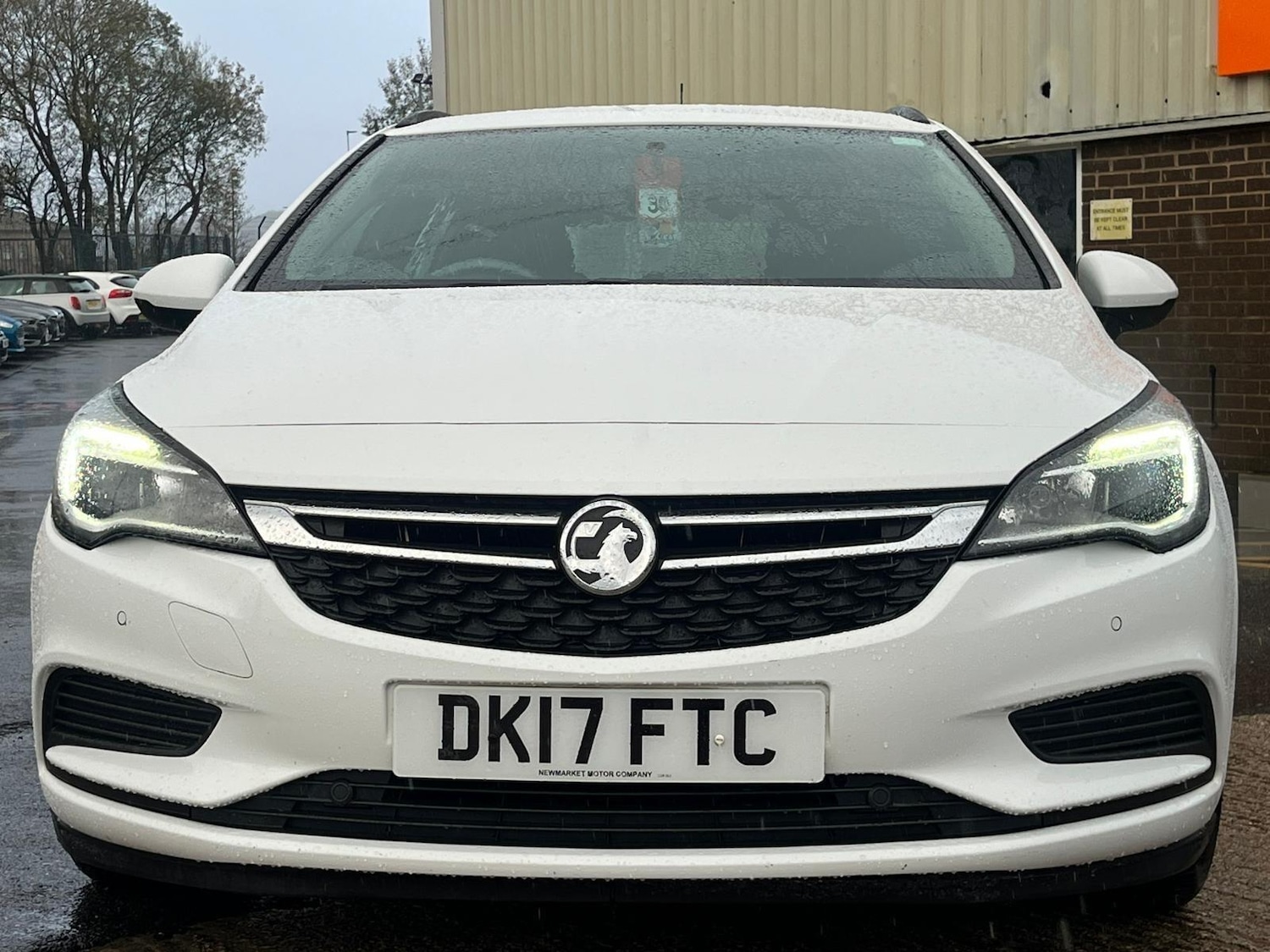 Used Vauxhall Astra 2017 for sale - 76671519: Photo 2