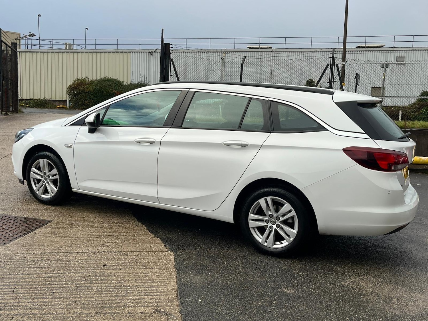 Used Vauxhall Astra 2017 for sale - 76671519: Photo 40
