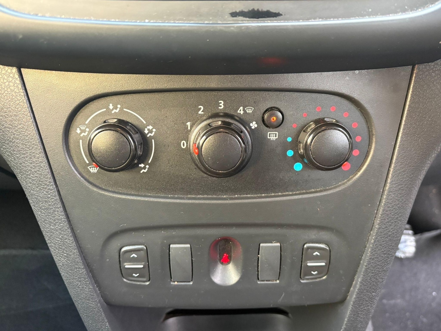 Used Dacia Sandero 2015 for sale - 77575158: Photo 23