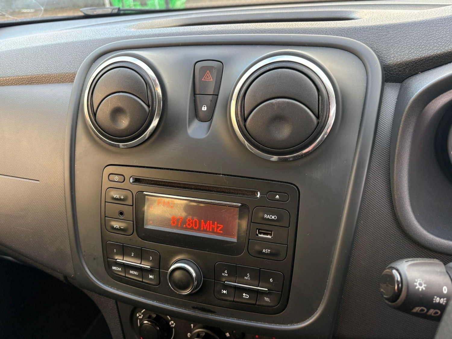 Used Dacia Sandero 2015 for sale - 77575158: Photo 32