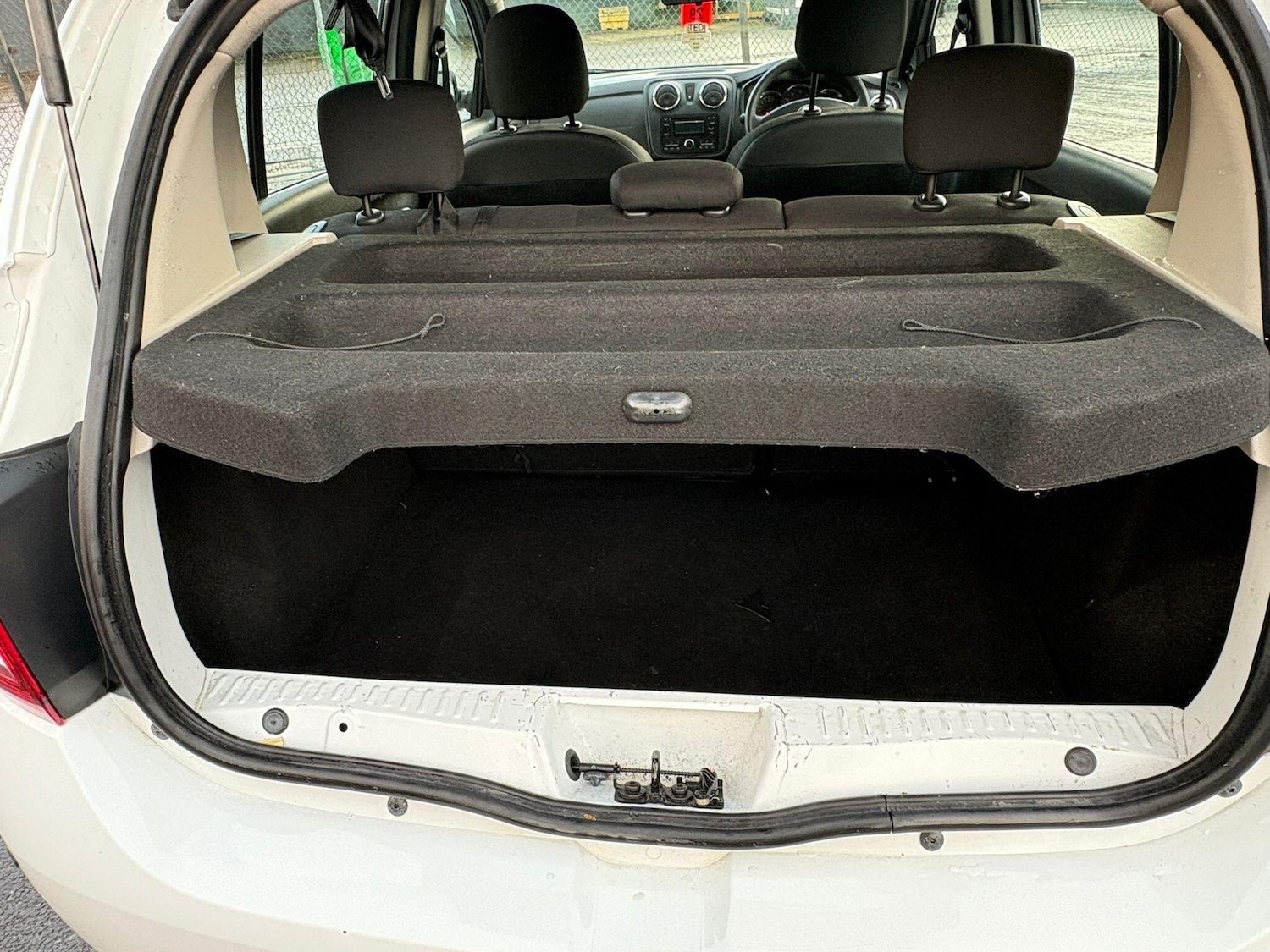 Used Dacia Sandero 2015 for sale - 77575158: Photo 35