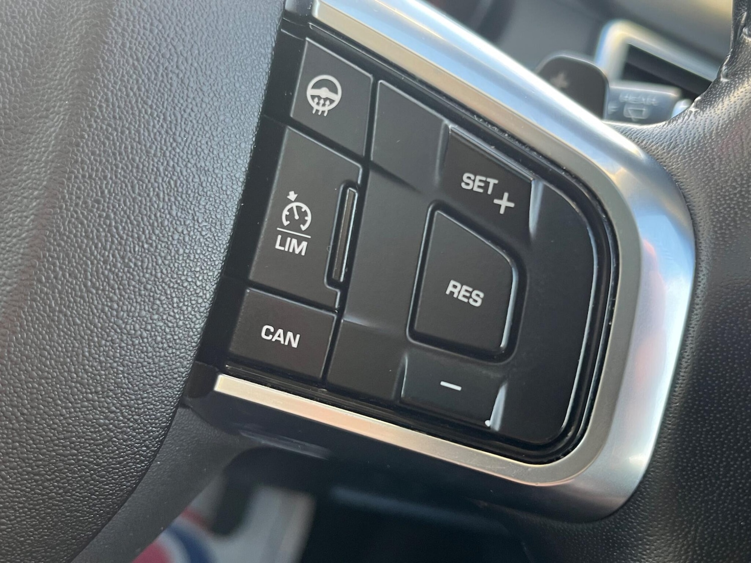 Used Land Rover Discovery Sport 2017 for sale - 77050279: Photo 26