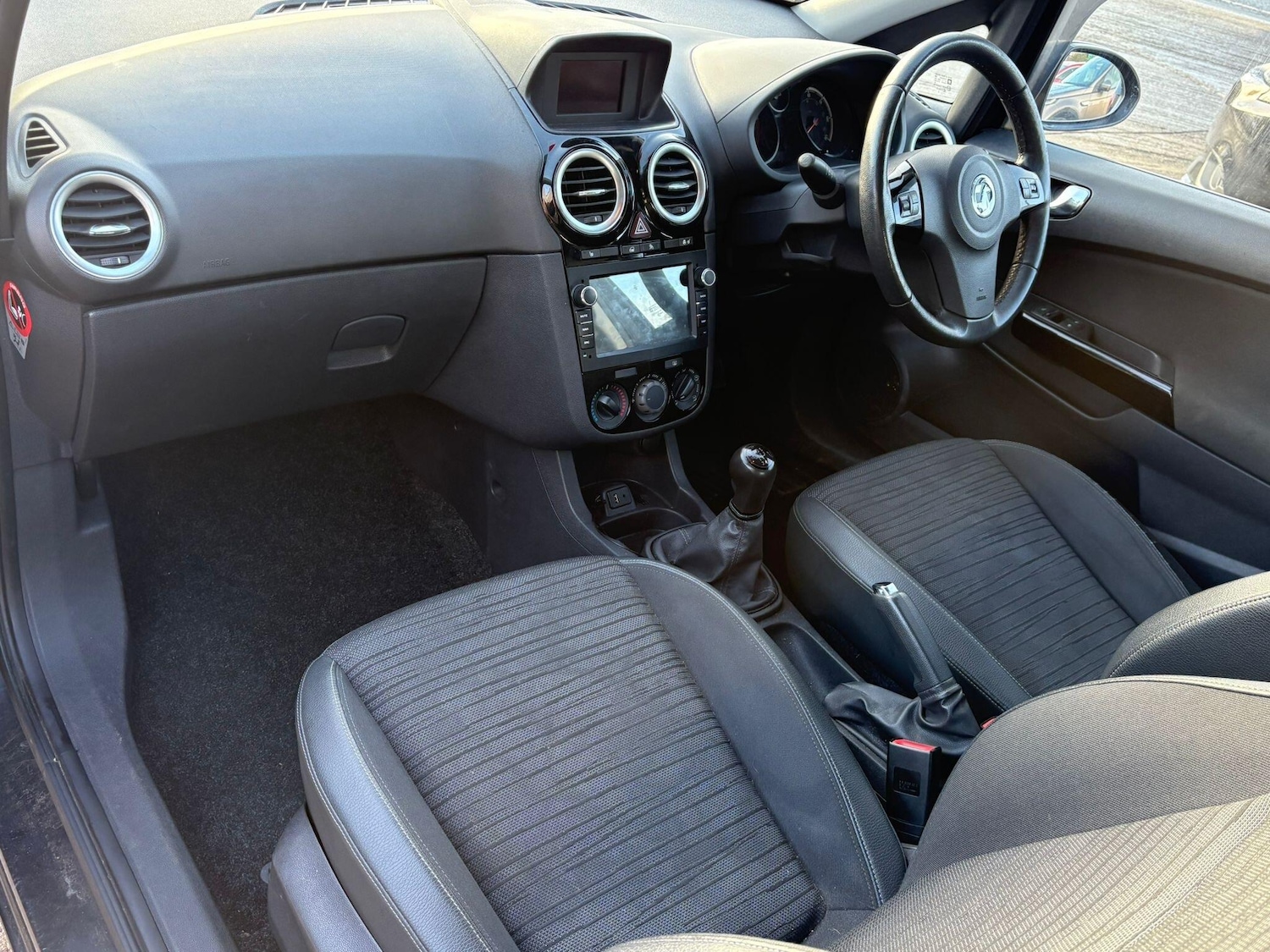 Used Vauxhall Corsa 2014 for sale - 76899072: Photo 2