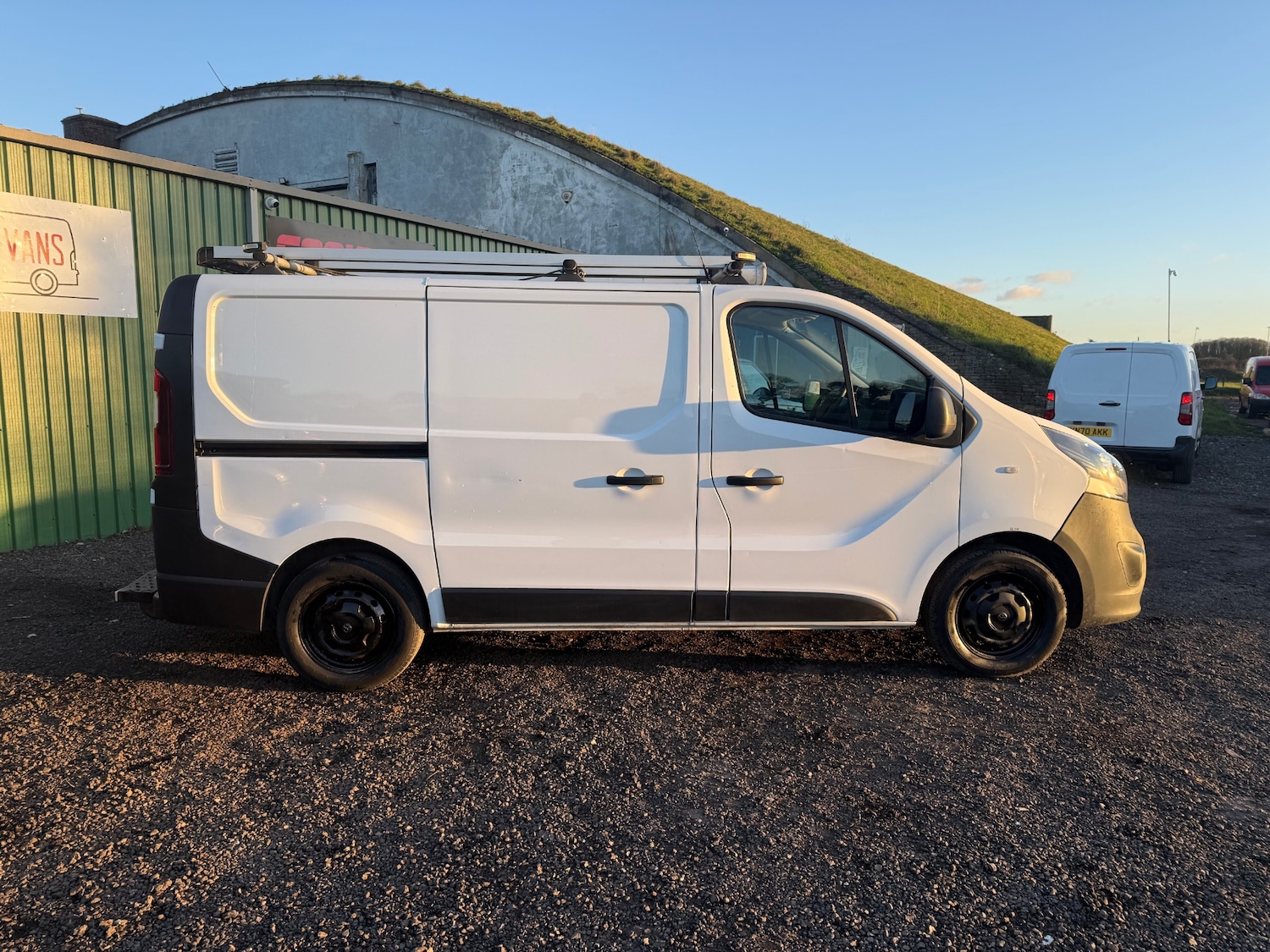 Used Vauxhall Vivaro 2018 for sale - 77053004: Photo 2