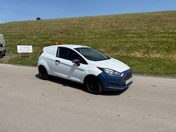 Used Ford Fiesta 2015 for sale - 78681908: Photo