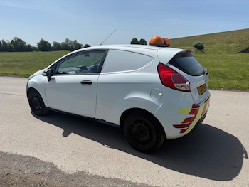 Used Ford Fiesta 2015 for sale - 78681908: Photo