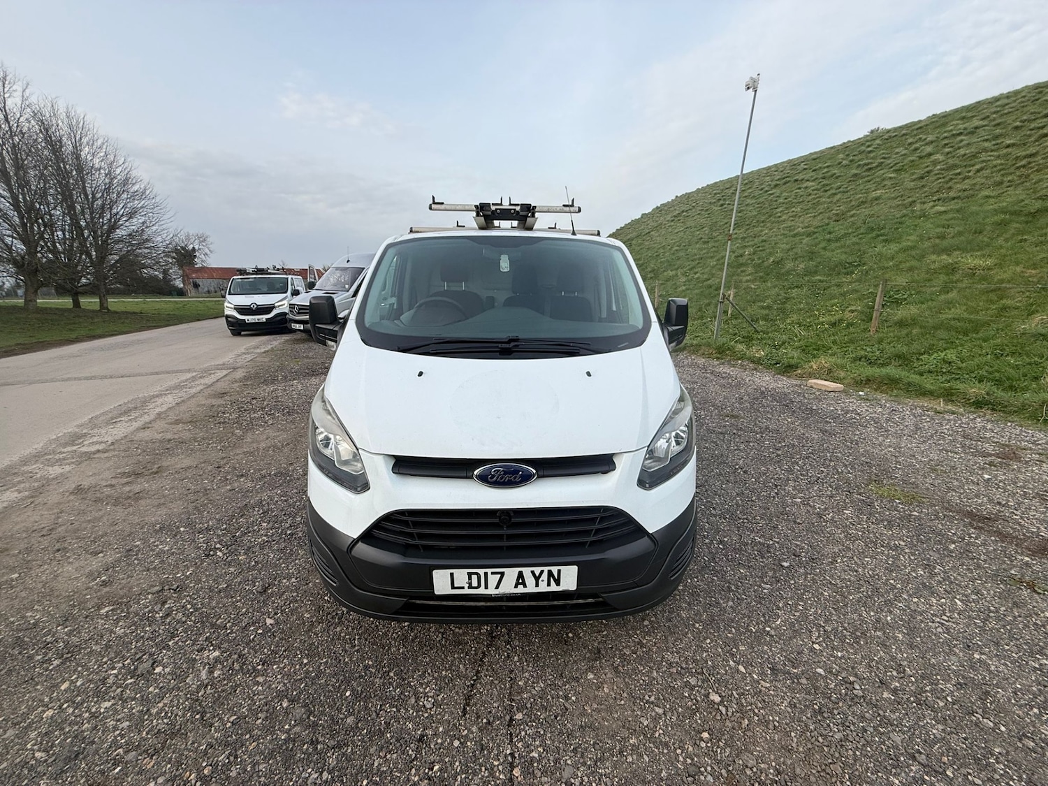 Used Ford Transit Custom 2017 for sale - 77763255: Photo 2