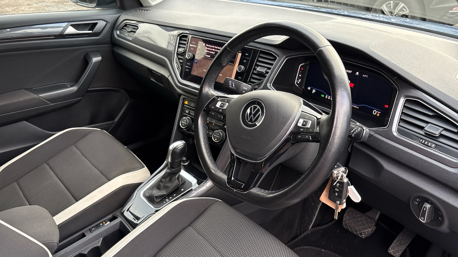 Used Volkswagen T-Roc 2021 for sale - 76968332: Photo 11