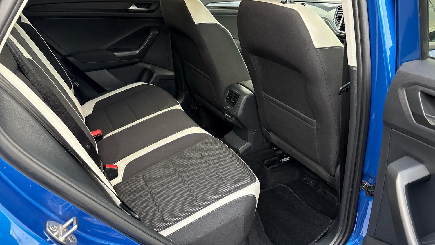 Used Volkswagen T-Roc 2021 for sale - 76968332: Photo 16