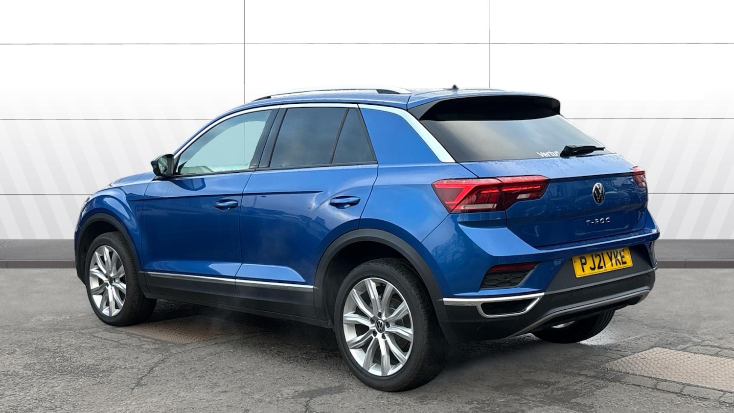 Used Volkswagen T-Roc 2021 for sale - 76968332: Photo 2