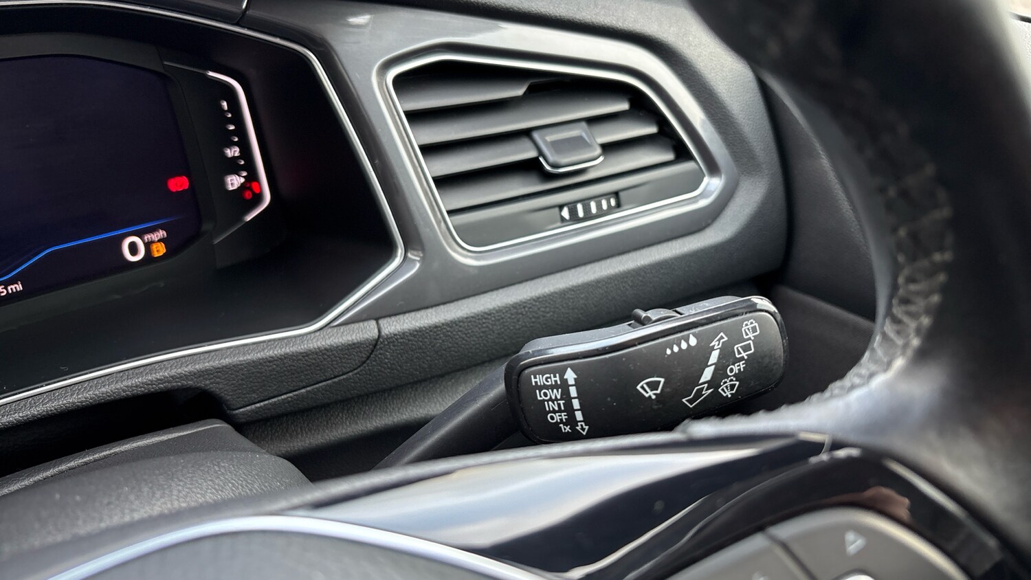 Used Volkswagen T-Roc 2021 for sale - 76968332: Photo 34