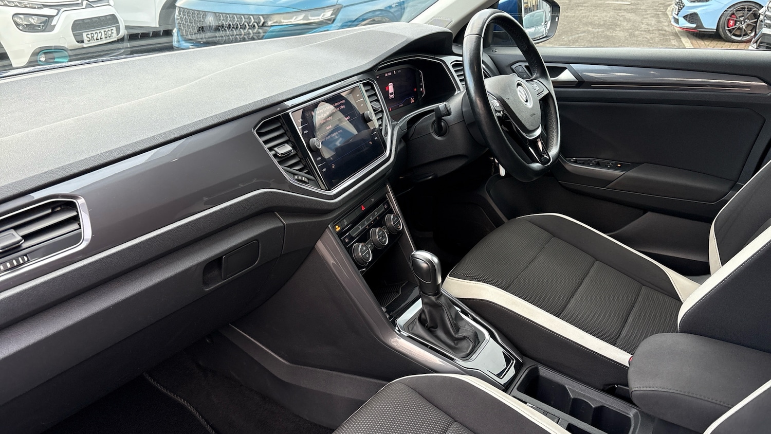 Used Volkswagen T-Roc 2021 for sale - 76968332: Photo 9