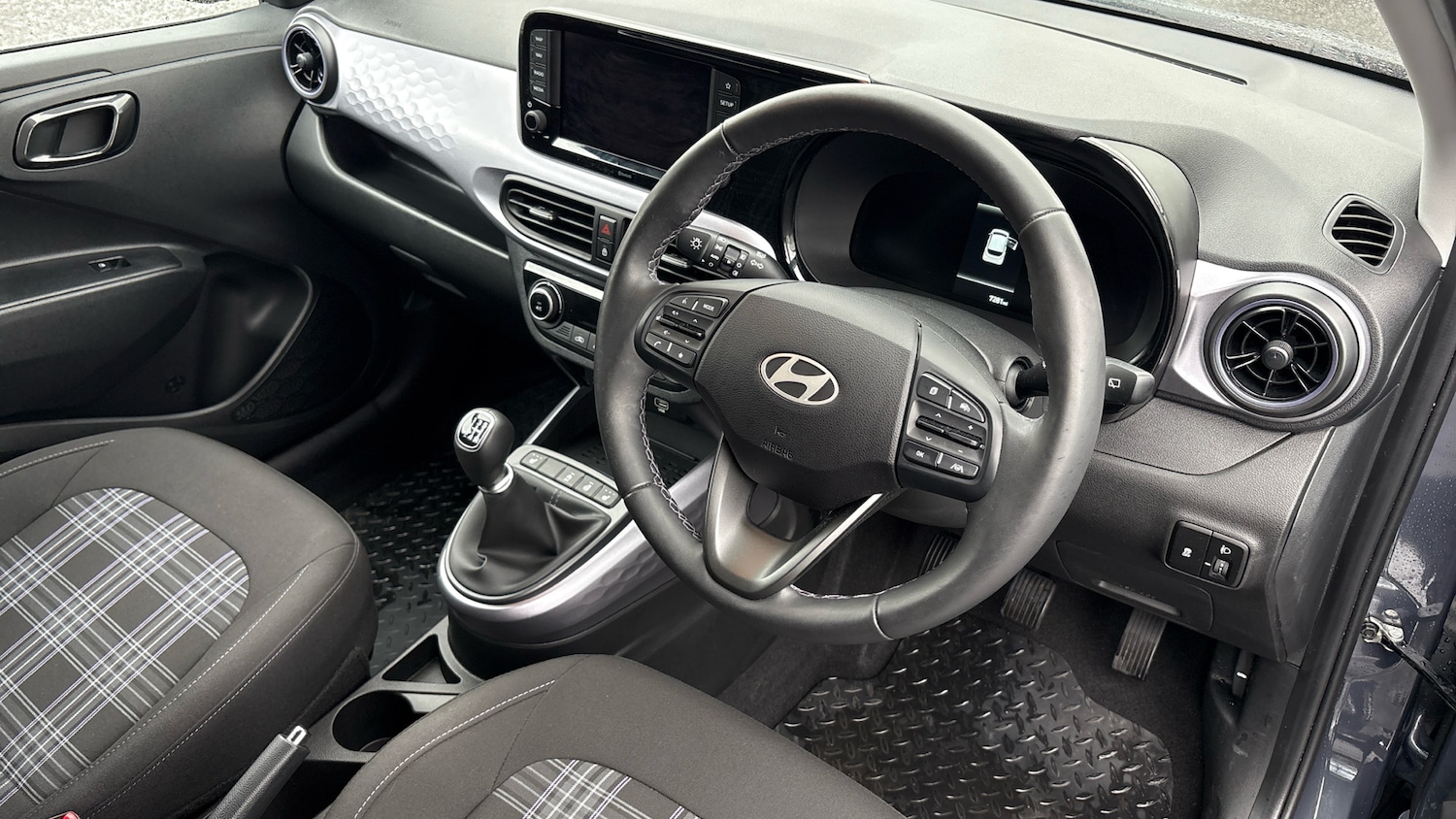 Used Hyundai i10 2024 for sale - 76339987: Photo 11