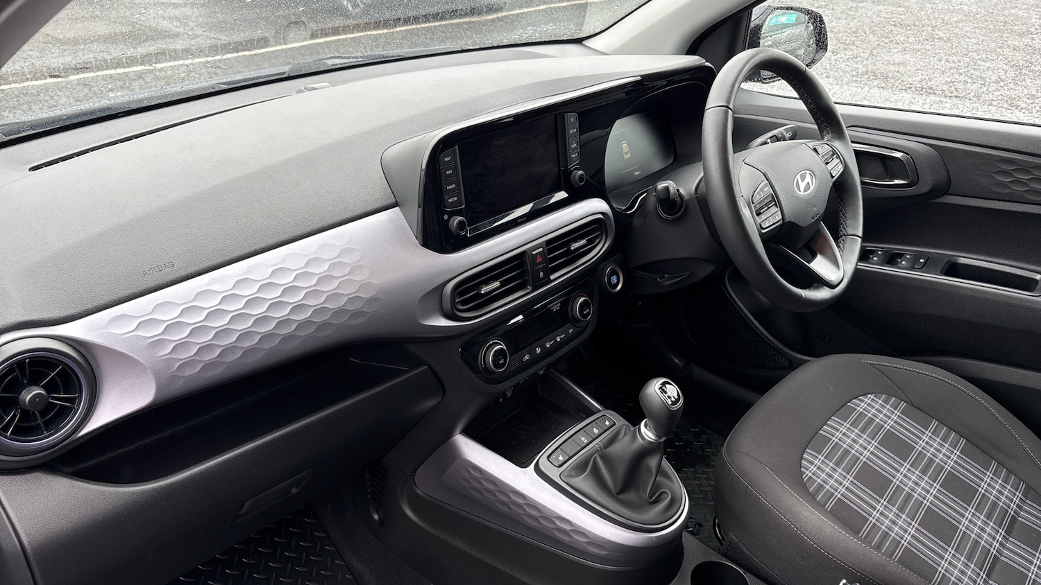 Used Hyundai i10 2024 for sale - 76339987: Photo 9