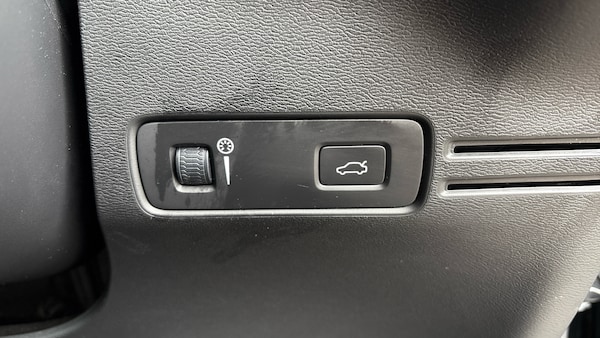 Used Volvo XC40 2019 for sale - 76205407: Photo 32