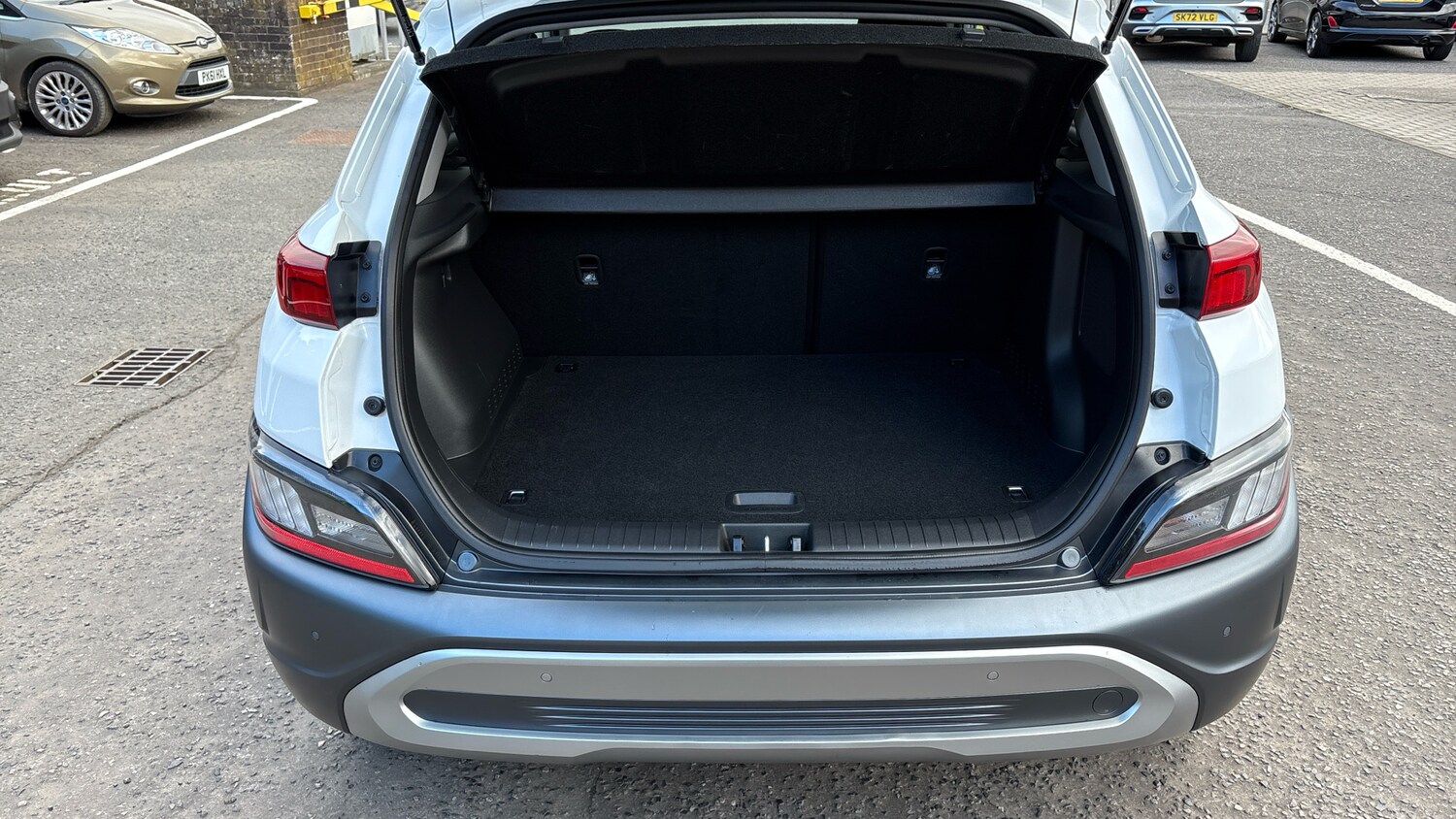 Used Hyundai KONA 2022 for sale - 76035872: Photo 4