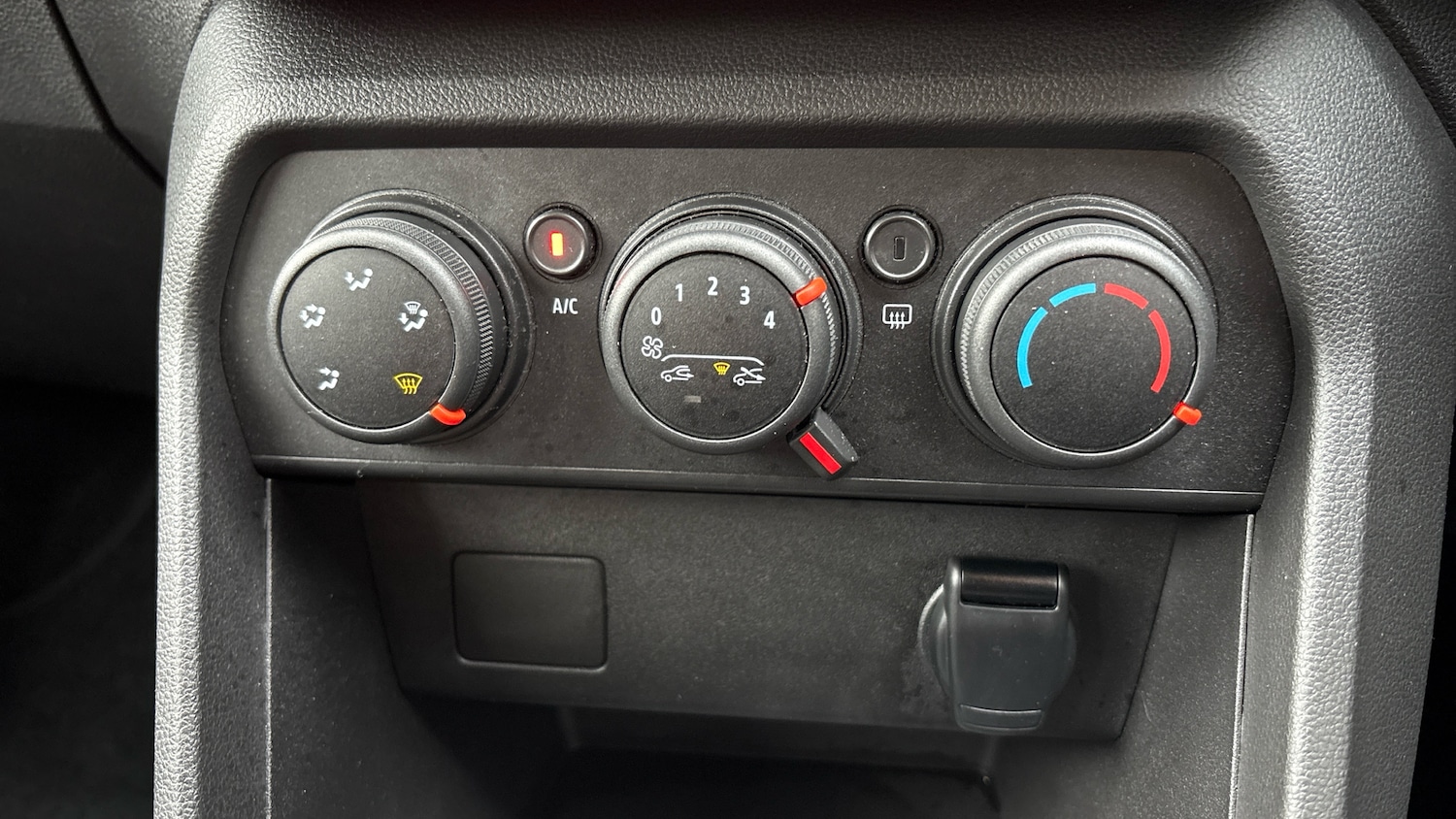 Used Dacia Sandero Stepway 2022 for sale - 76932104: Photo 33