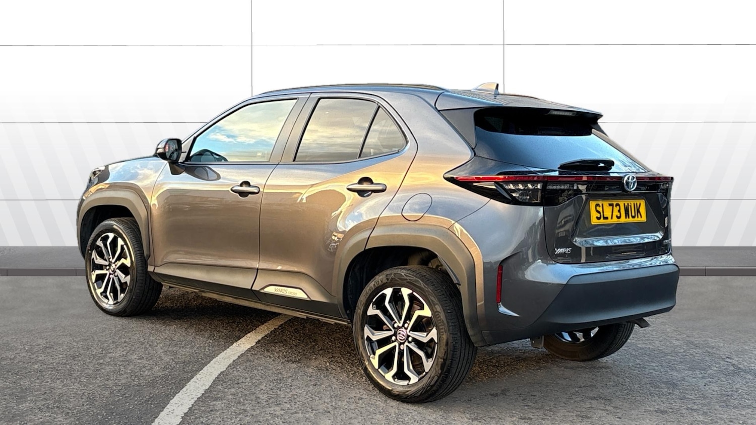 Used Toyota Yaris Cross 2023 for sale - 76693231: Photo 2