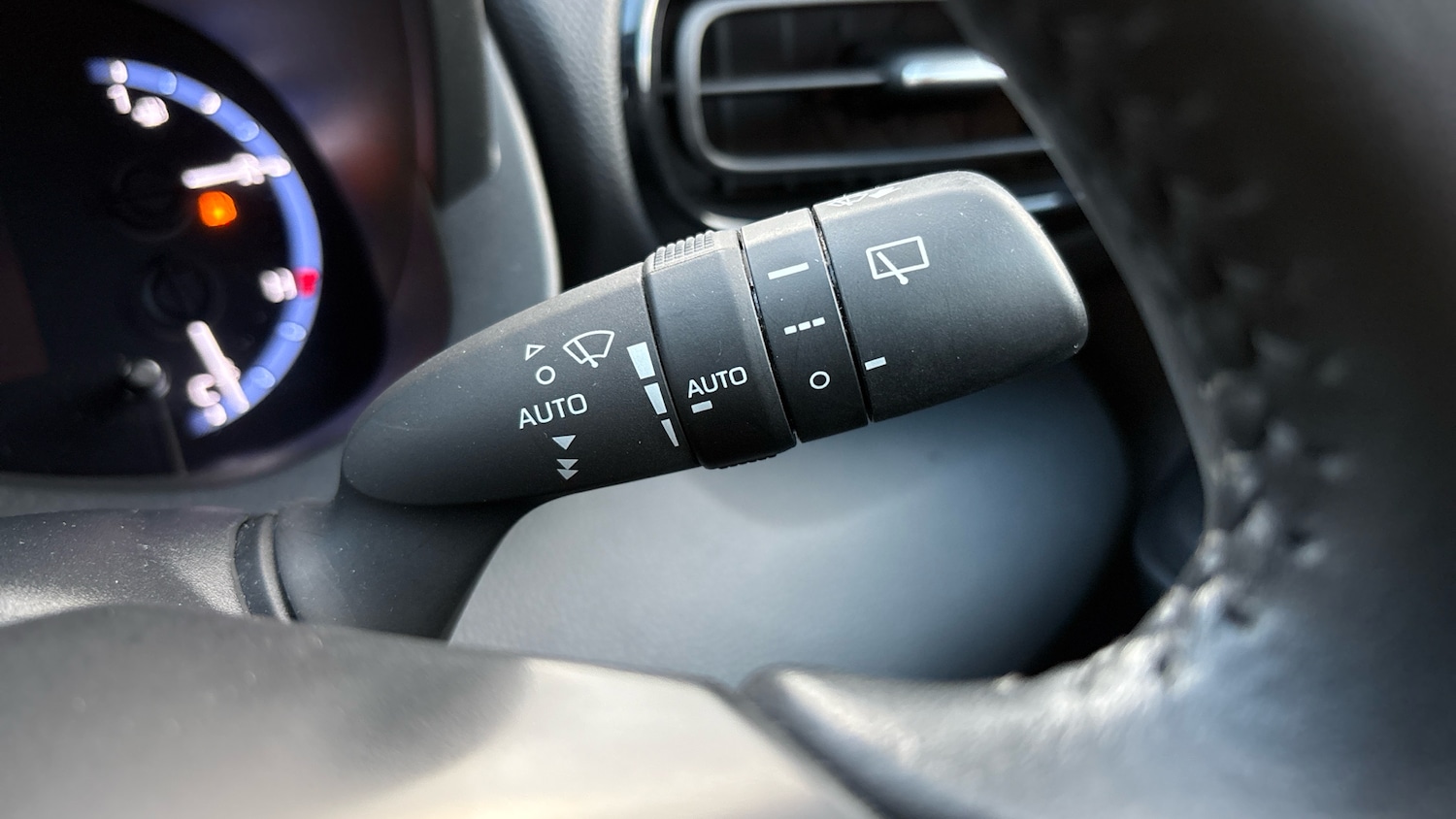 Used Toyota Yaris Cross 2023 for sale - 76693231: Photo 39