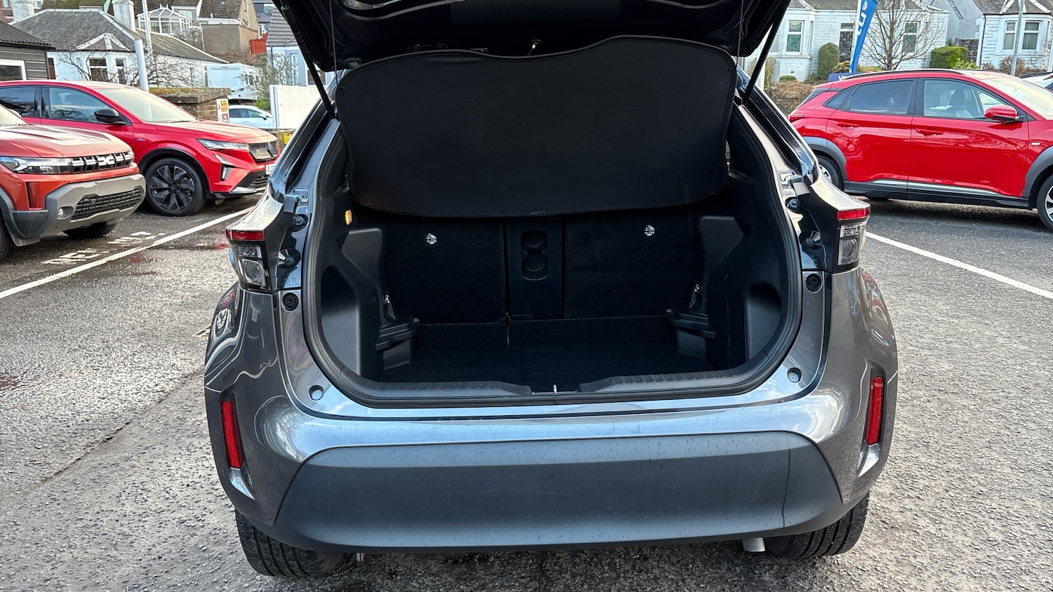 Used Toyota Yaris Cross 2023 for sale - 76693231: Photo 4