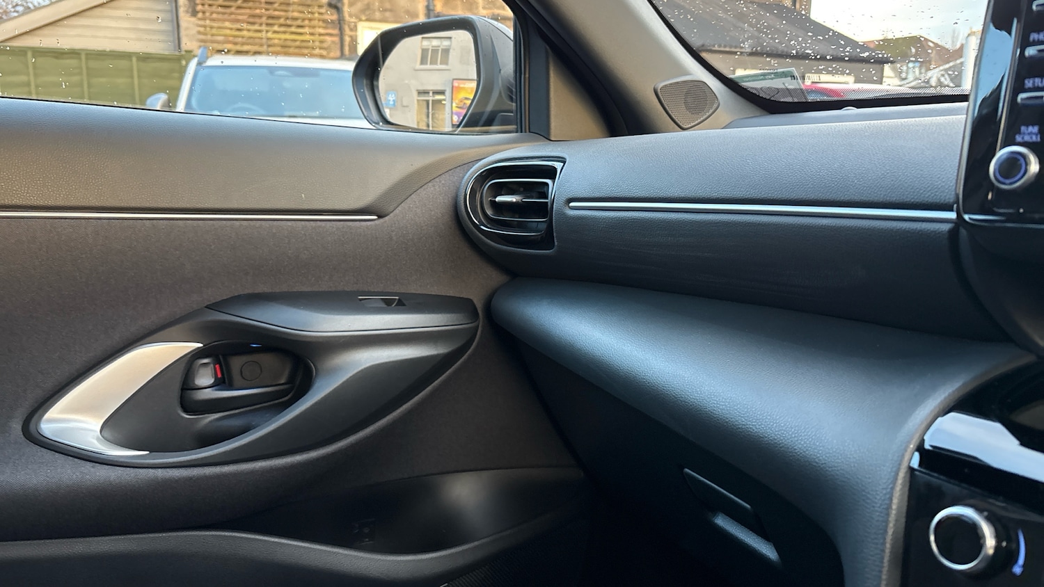 Used Toyota Yaris Cross 2023 for sale - 76693231: Photo 52