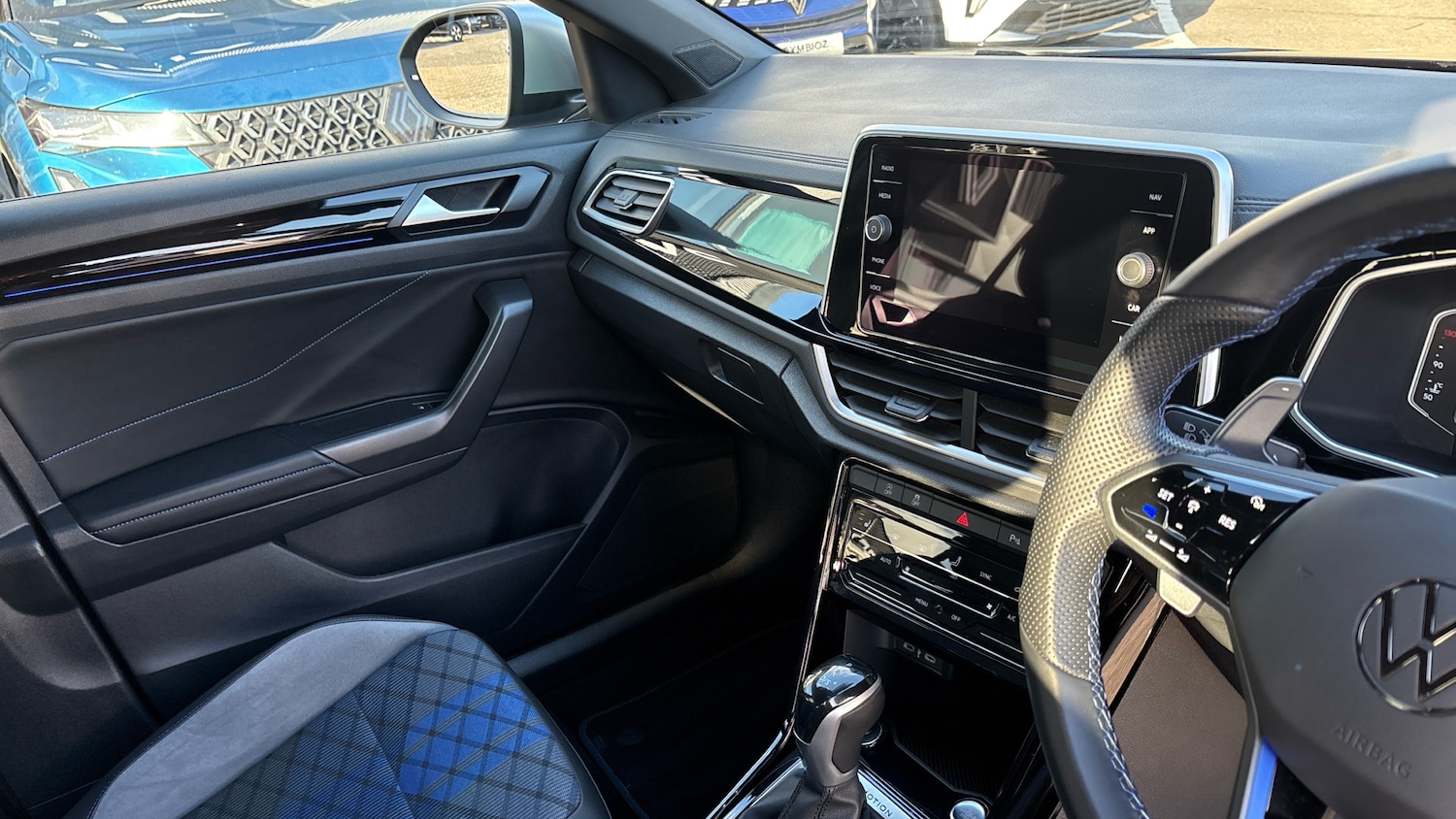 Used Volkswagen T-Roc 2024 for sale - 77743157: Photo 14