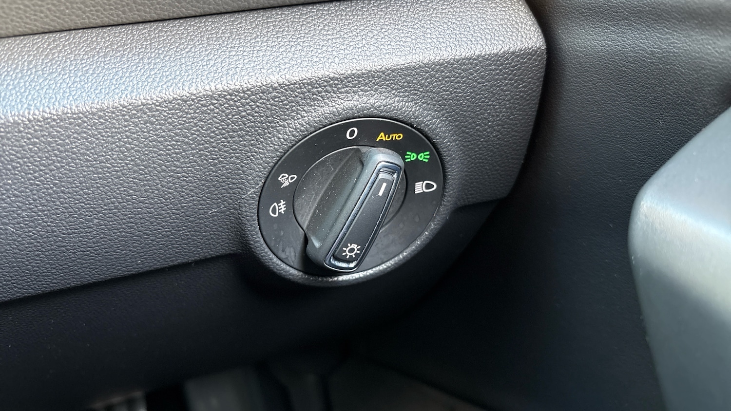 Used Volkswagen T-Roc 2024 for sale - 77743157: Photo 21