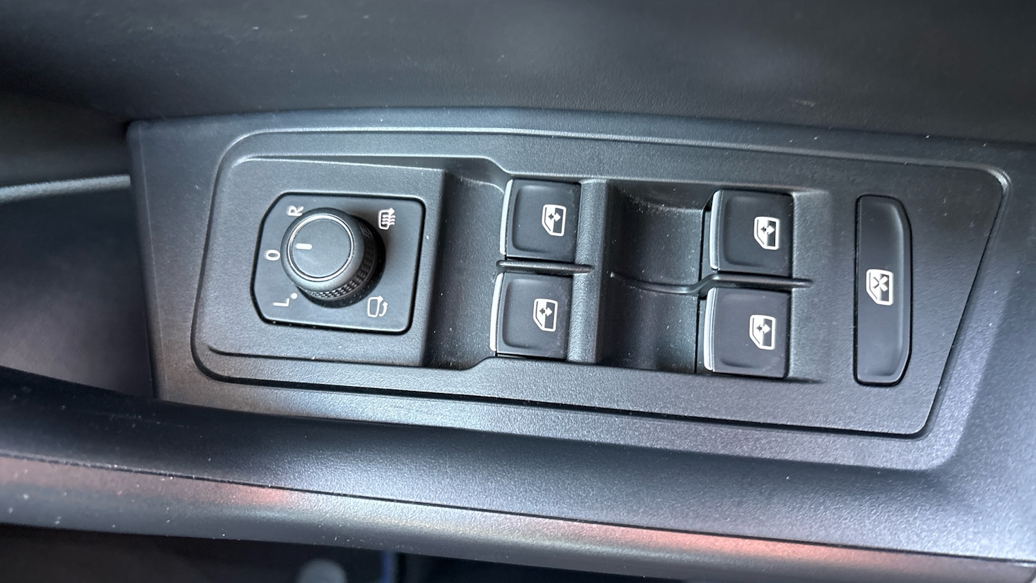 Used Volkswagen T-Roc 2024 for sale - 77743157: Photo 22