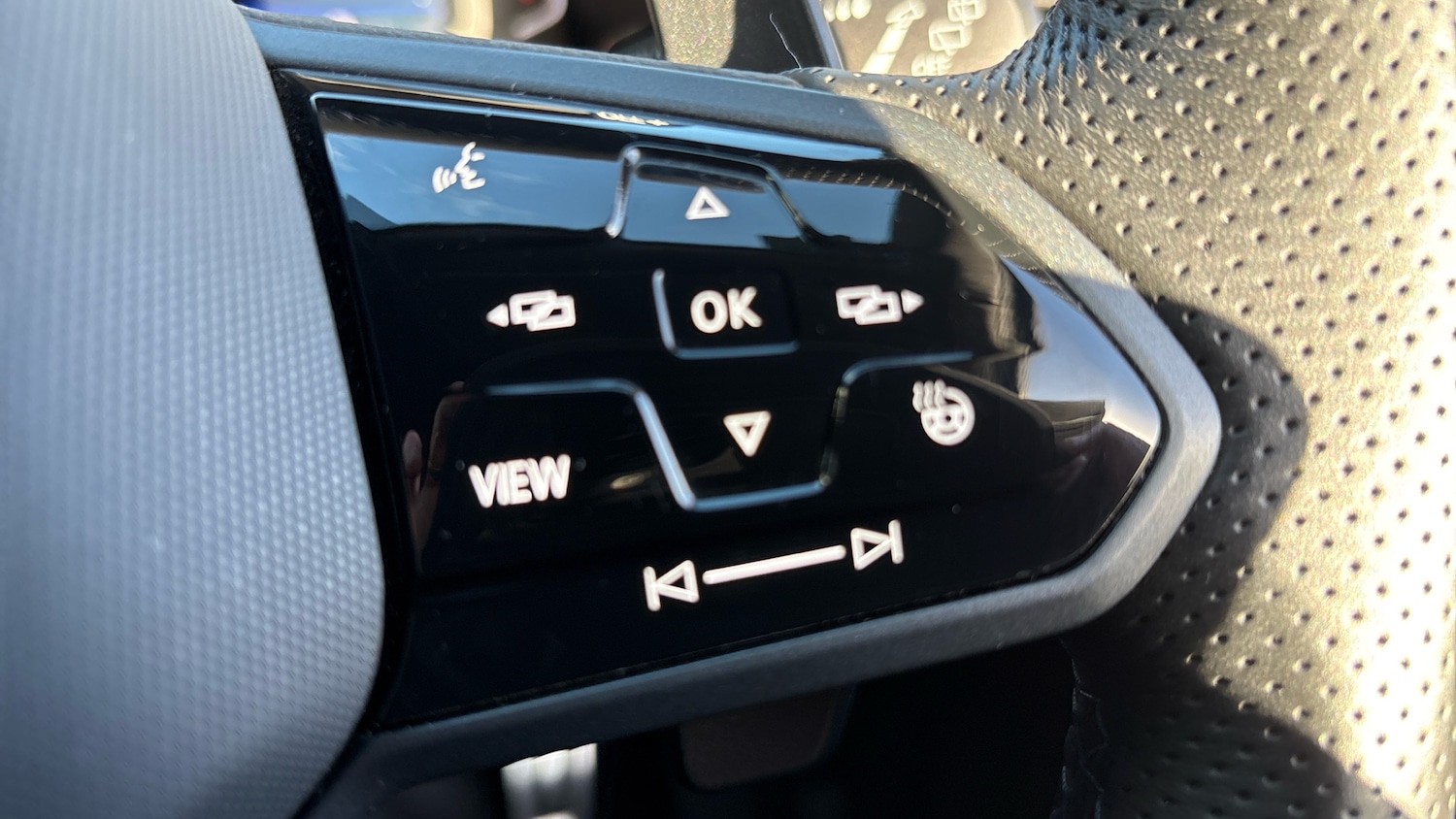 Used Volkswagen T-Roc 2024 for sale - 77743157: Photo 25