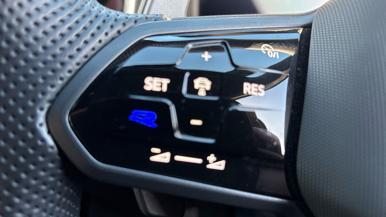 Used Volkswagen T-Roc 2024 for sale - 77743157: Photo 26