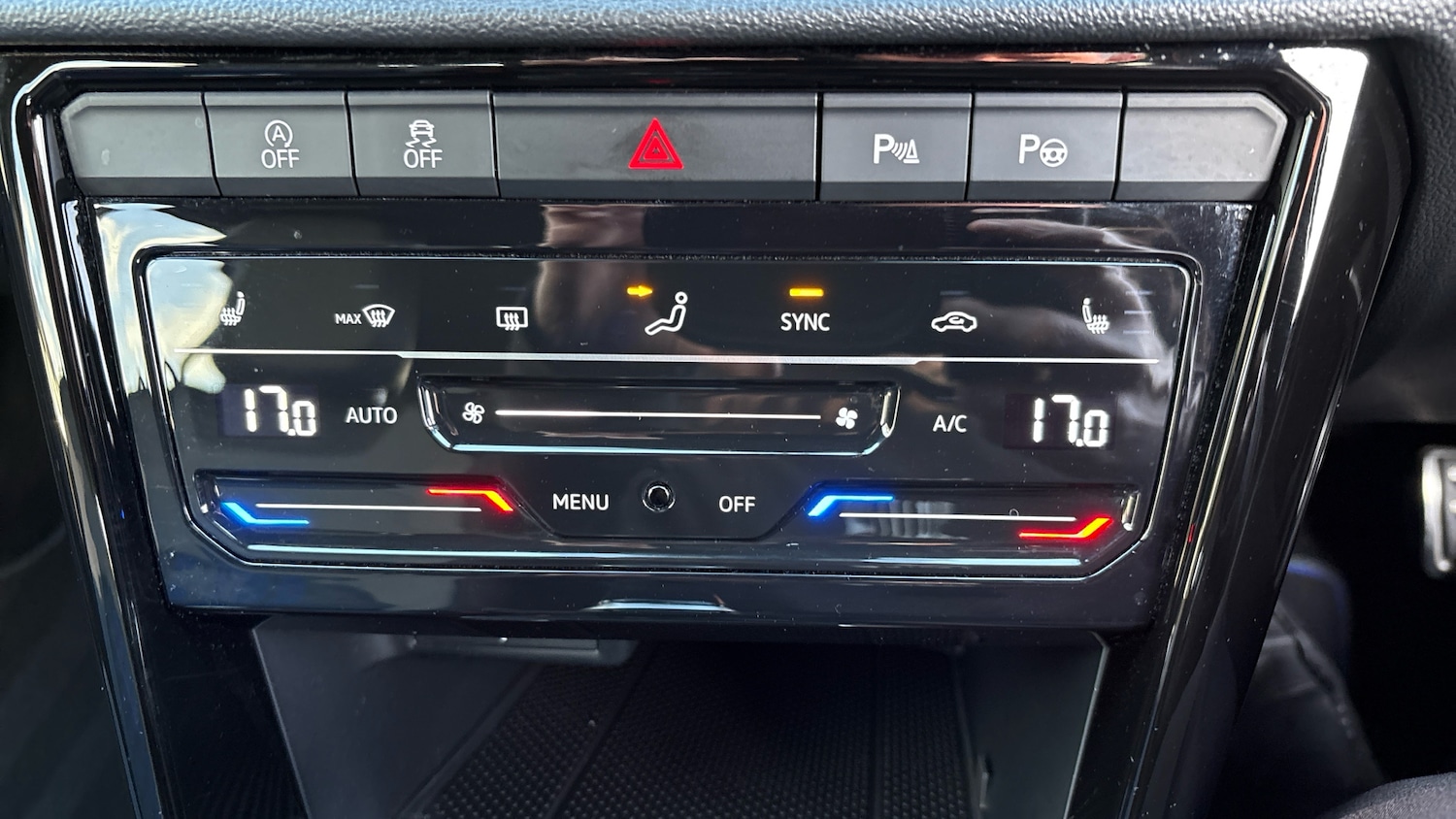 Used Volkswagen T-Roc 2024 for sale - 77743157: Photo 31