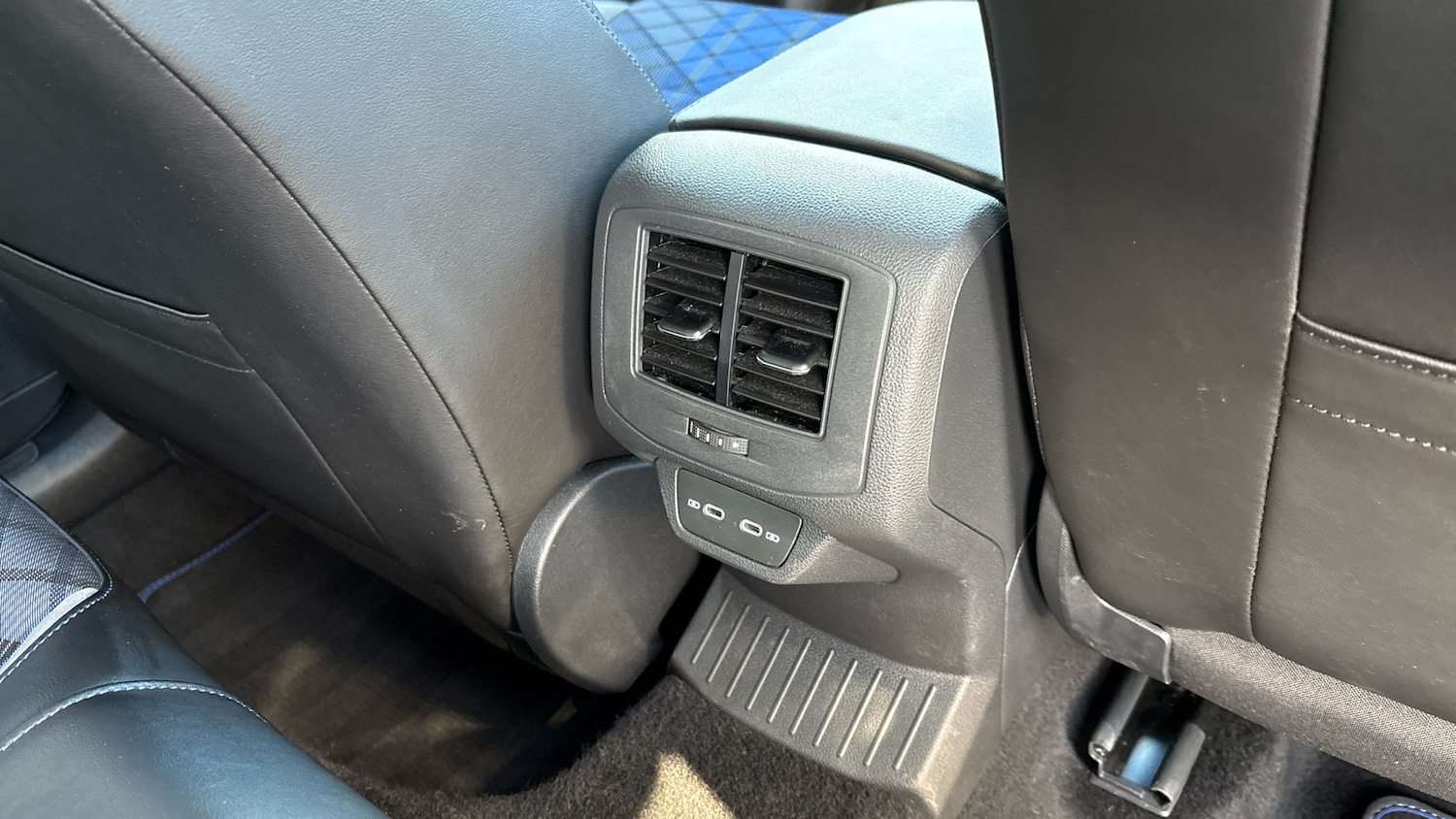 Used Volkswagen T-Roc 2024 for sale - 77743157: Photo 36