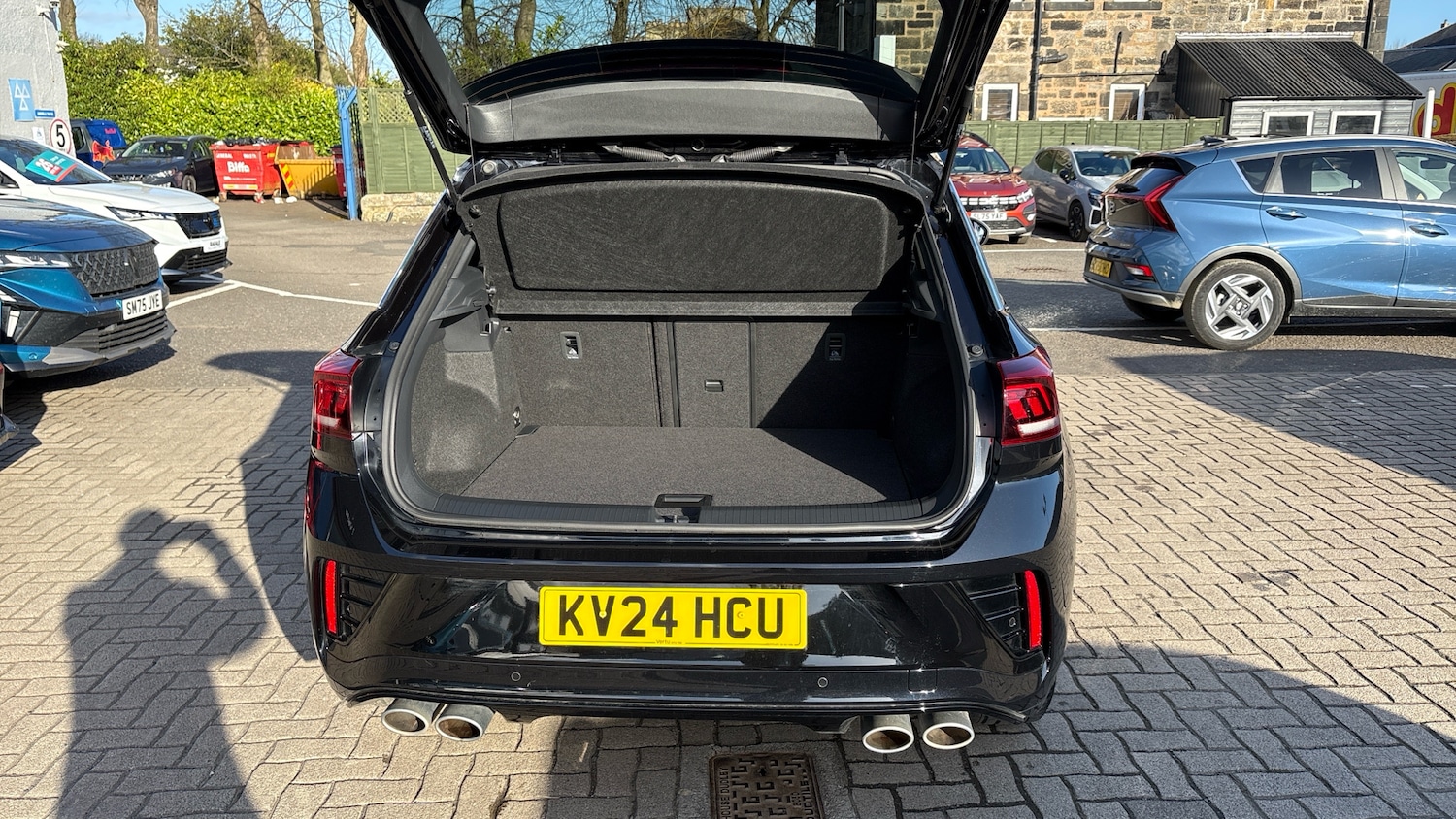 Used Volkswagen T-Roc 2024 for sale - 77743157: Photo 4