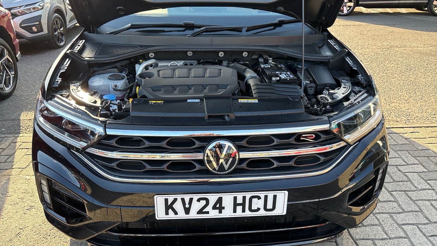 Used Volkswagen T-Roc 2024 for sale - 77743157: Photo 8