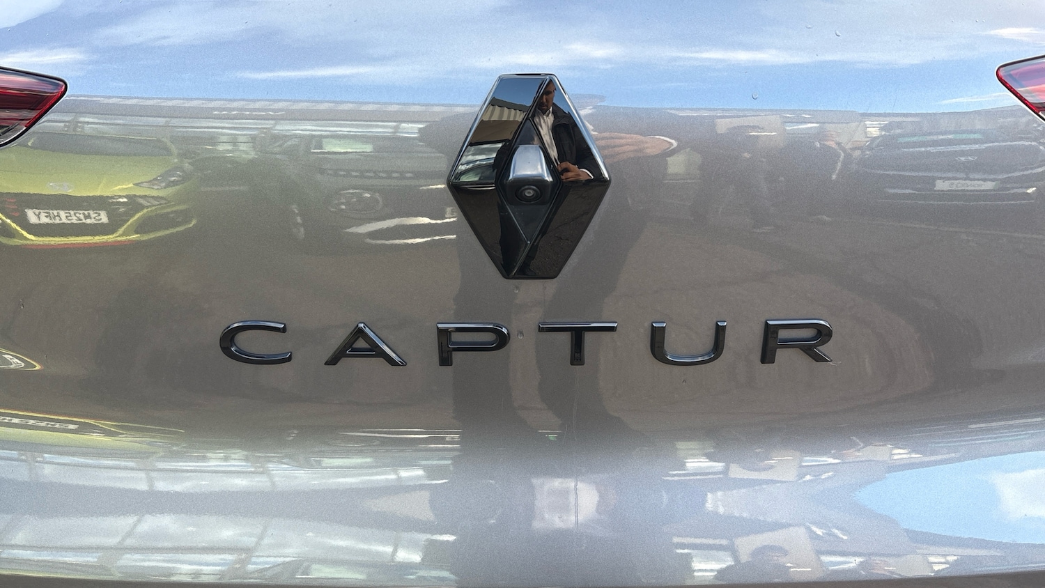 Used Renault Captur 2023 for sale - 76352027: Photo 24